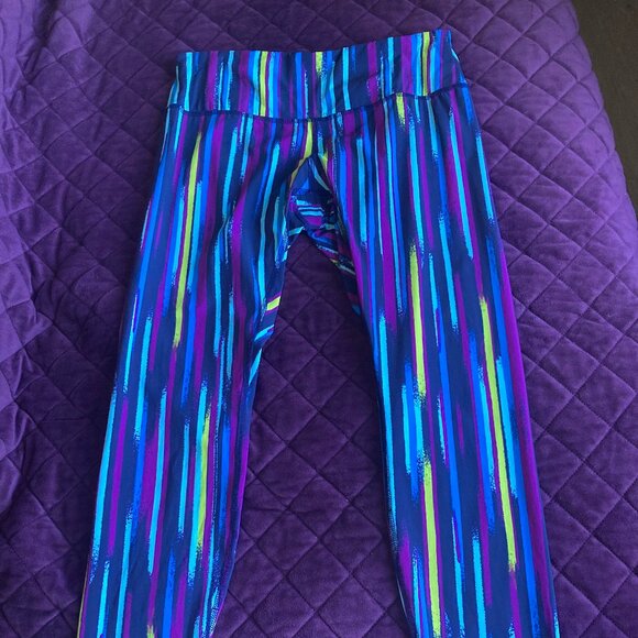 Brooks capri leggings in fun colors and size medium - Picture 1 of 4